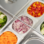 Starline Saladette mit Glasaufsatz, 2-türig, GN 1/1, Aufnahme 10x GN1/4, 900x705x1300 mm (BxTxH), ohne Aufkantung – Bild 6