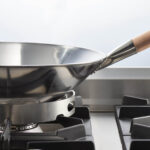 Stalgast Edelstahl Gasherd mit 4 Brennern (3,5+2x5+7) und Gas-Backofen GN2/1, Serie 700 ND – Bild 4