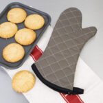 Vogue feuerhemmender Ofenhandschuh – Bild 4