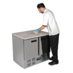 Polar Serie G Thekenkühltisch mit Marmorarbeitsfläche 2-türig 240L – Bild 3